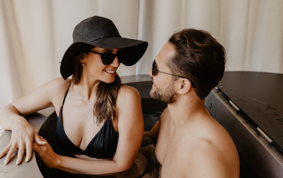 Zweisamkeit genie&szlig;en im chaleteigenen Hot Pot